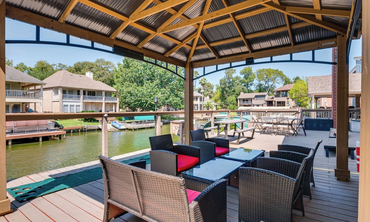 Walden on Lake Conroe House | Beautiful Montgomery Home w/Lakefront Deck!