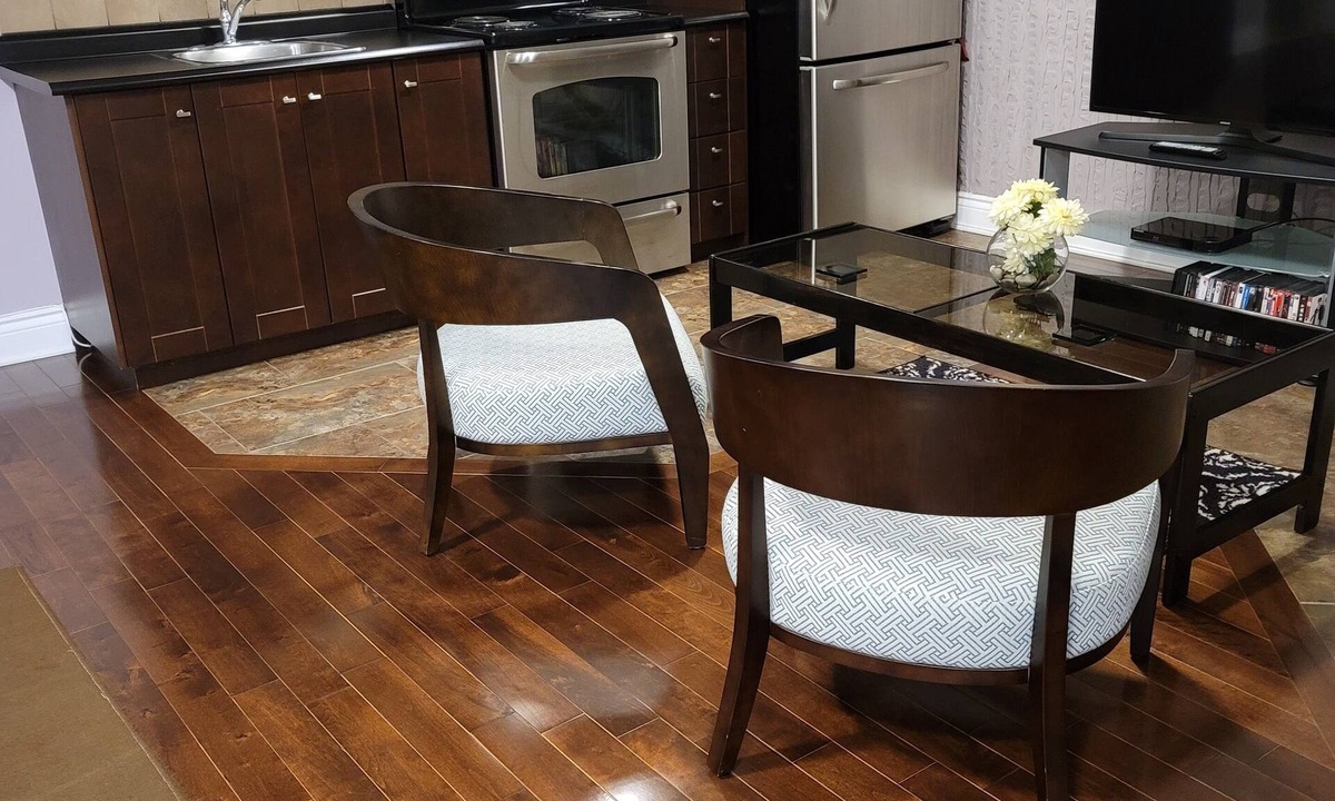 Pointe Claire Condo | Beautiful Private Studio near Montreal airport (YUL),
