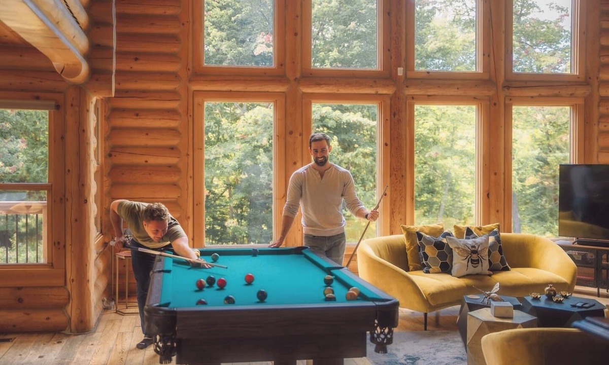 Fiddler Lake Resort Ski Chalet | Bee/Private Spa & Sauna/Pool, Kayak, Lake fiddler