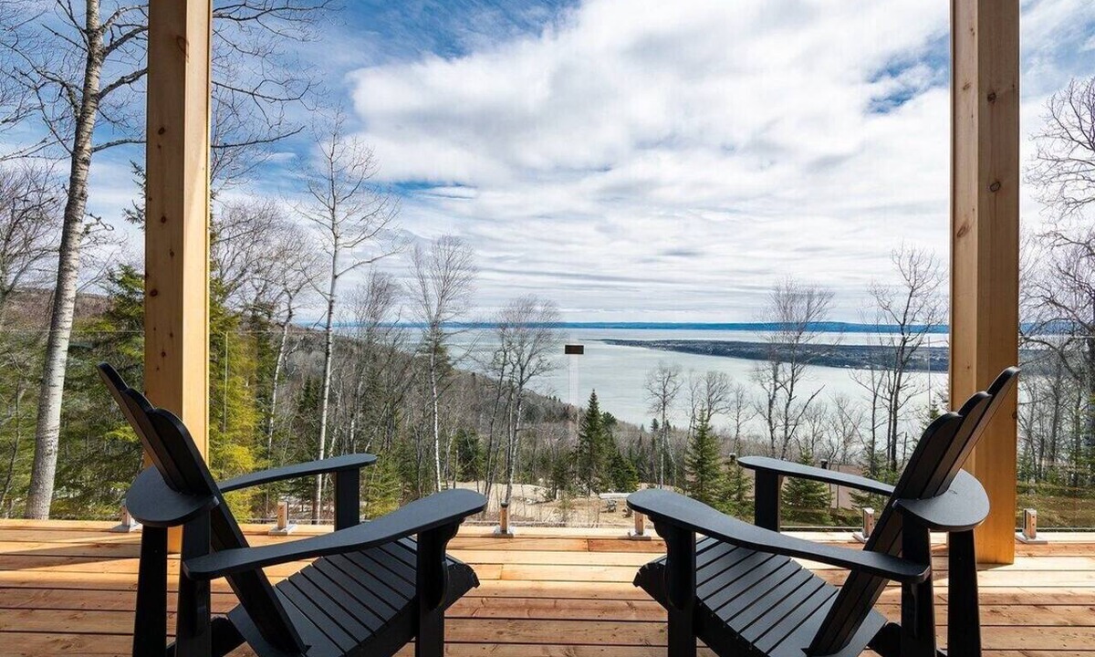 Les Eboulements Ski Chalet | Bellevue 169: Luxe Chalet with Breathtaking Views