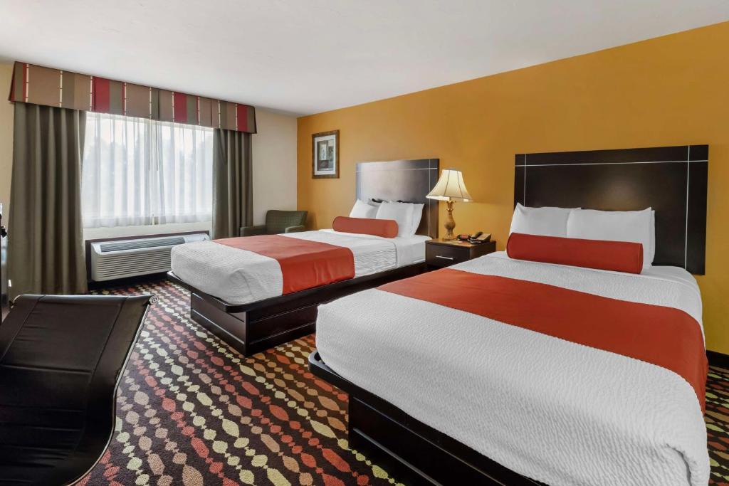 Moore Hotel | Best Western Greentree Inn & Suites