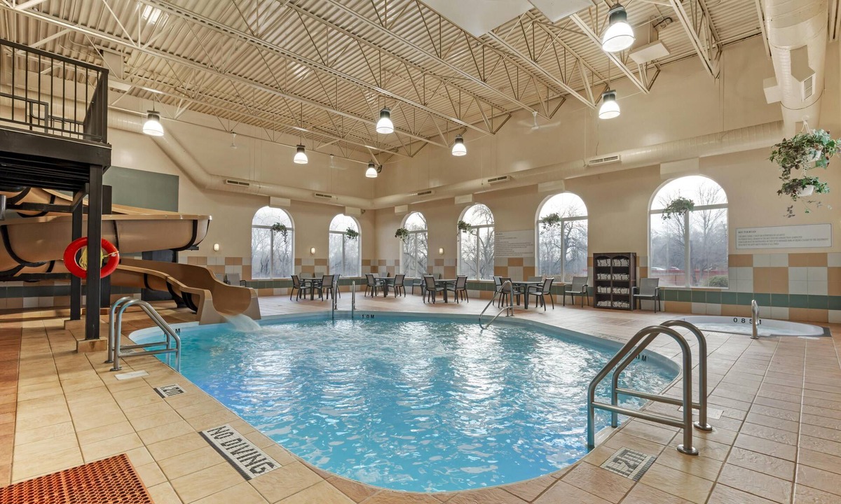 Fort Gary Hotel | Best Western Plus Pembina Inn & Suites