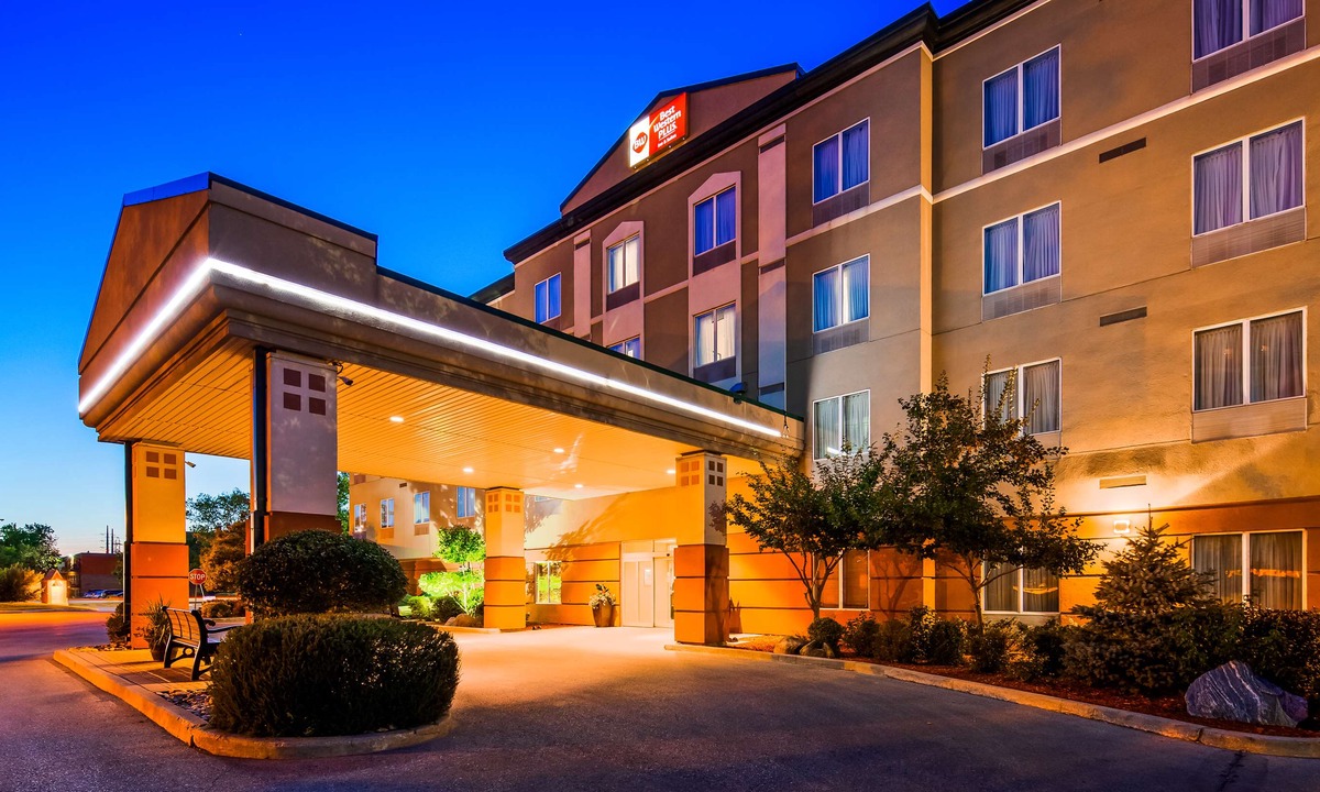 Fort Gary Hotel | Best Western Plus Pembina Inn & Suites