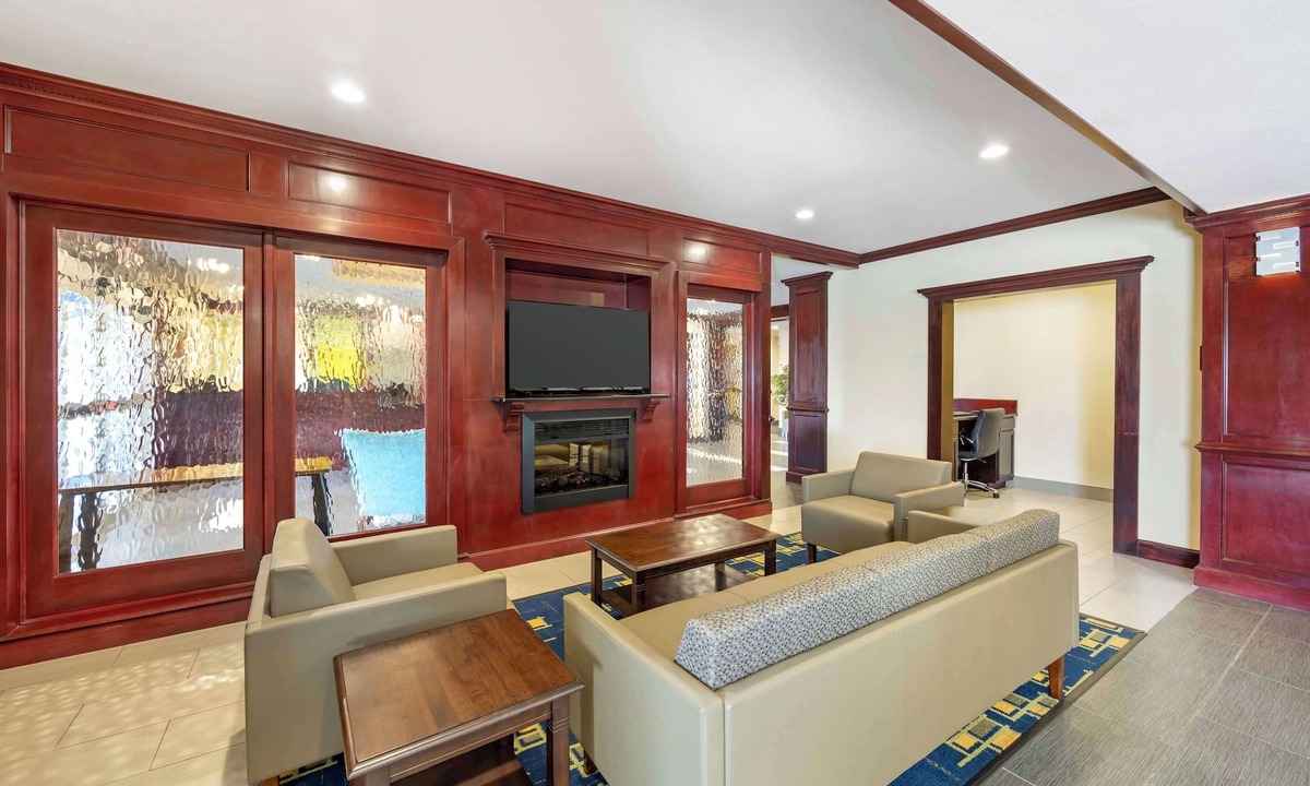 Pratt Hotel | Best Western Plus Pratt