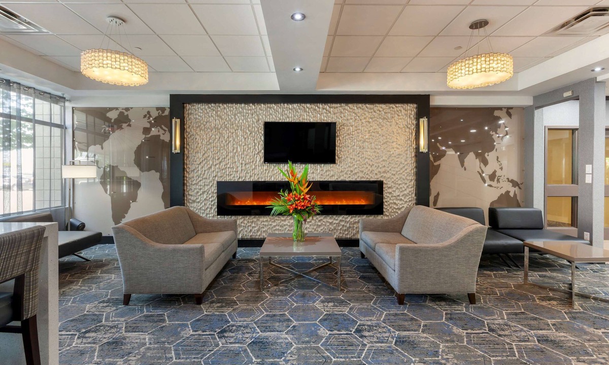 Northeast Mississauga Hotel | Best Western Plus Toronto Airport Hotel