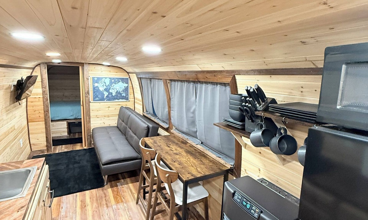 Badger Apartment | Birch Bus in North Pole