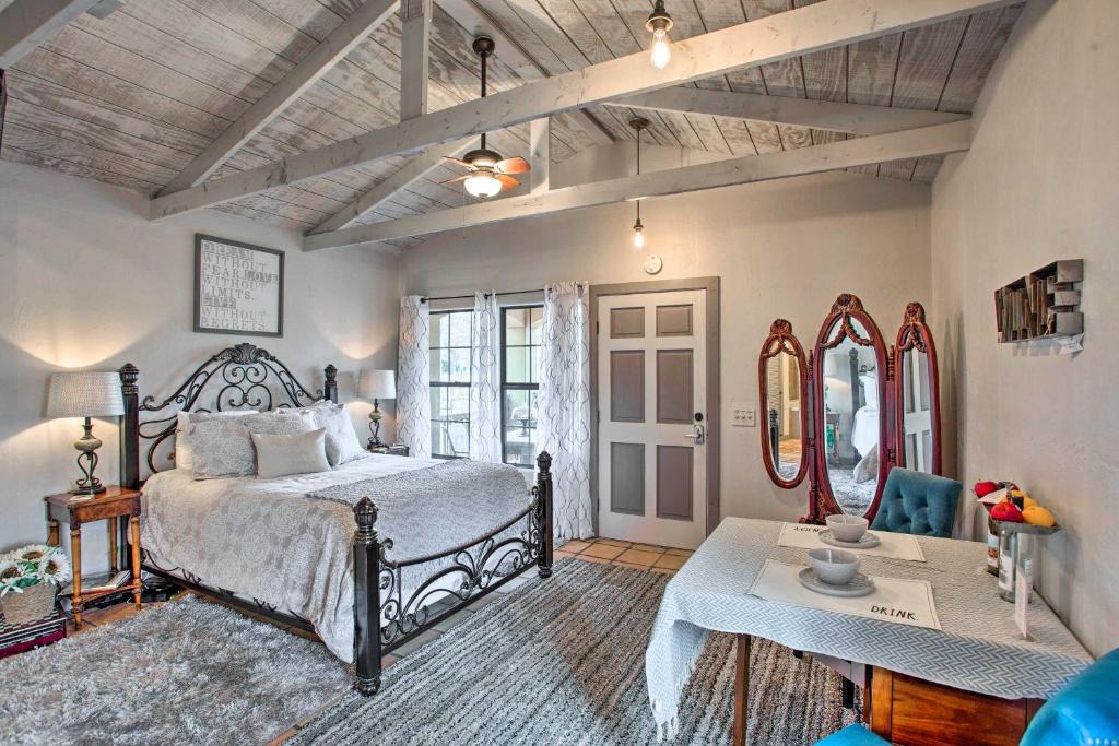 Pittsburg Apartment | ‘Blue Jay Cottage' - Pittsburg Studio on Winery!