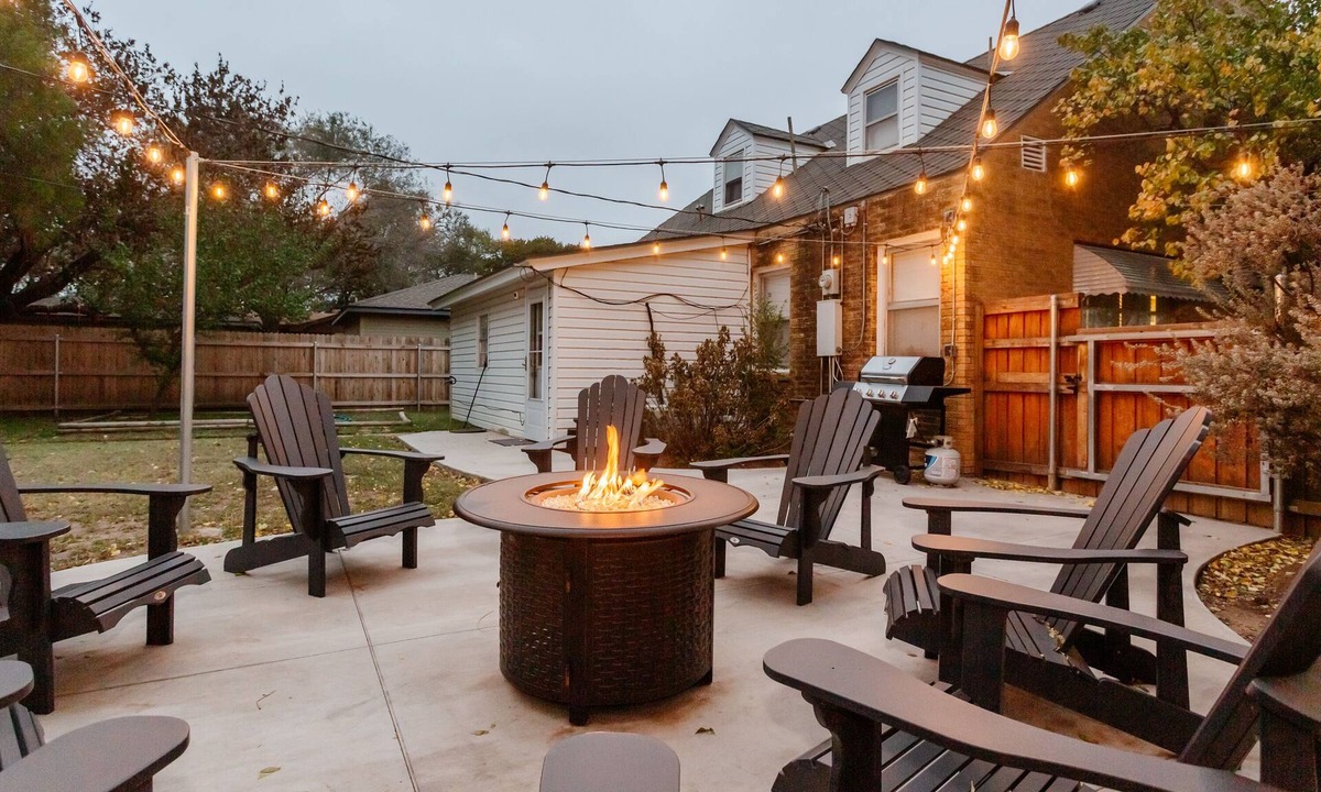 Tech Terrace House | Blue Topaz~Charming 3/2~Family Friendly~On the Park~Walk to Tech~Pet Friendly!