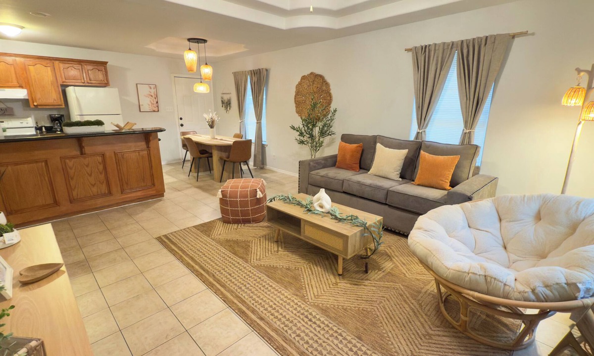 Edinburg Apartment | Boho Style 2-bedroom/1 King Bed apartment with BBQ Grill in Edinburg