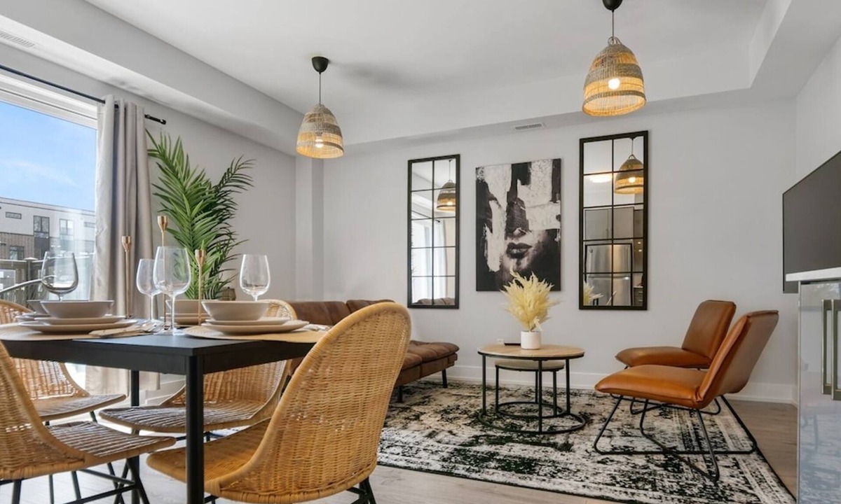 Niagara Falls House | BoHo Townhouse 4 Mins from Falls and Free Parking