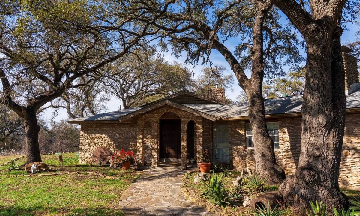 Georgetown House | Boutique Farm Stay — Thoughtfully Designed