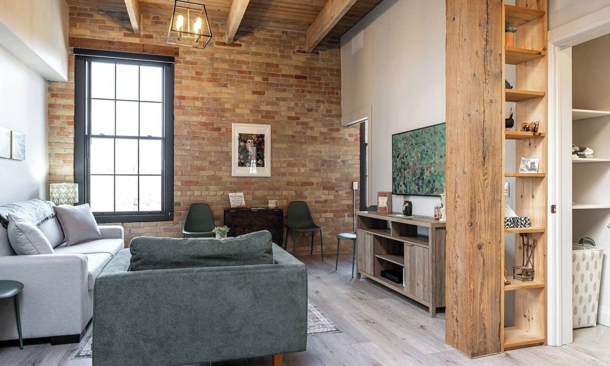 Stratford House | Bradshaw Lofts: Borealis