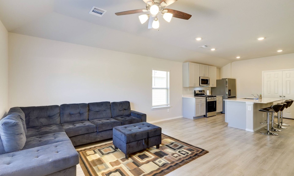 Spring House | Brand New Spring Home < 1 Mi to Old Town!