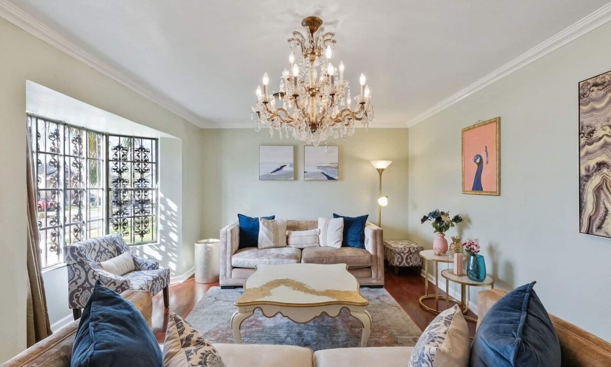 Seventh Ward House | Breathtaking Sprawling Mansion w/King Suite, Guest House & Off-Street Parking!