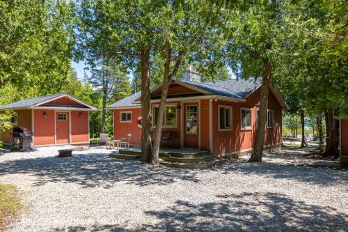 Northern Bruce Peninsula House | Breezy Woods - Tobermory Waterfront