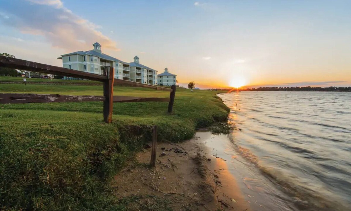 Conroe Apartment | Bright 2 BD/2 BA for family time