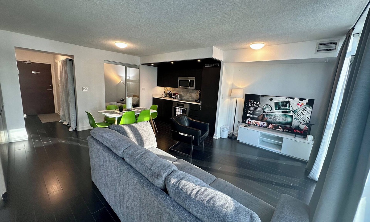CityPlace Apartment | Bright 2 Bedroom Suite