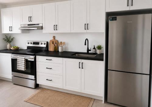 Briar Hill - Belgravia Apartment | Bright & Cozy 1-bedroom garden suite in Toronto