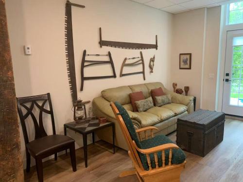 Burk's Falls Cabin | Burk's Fall River View 2b2b