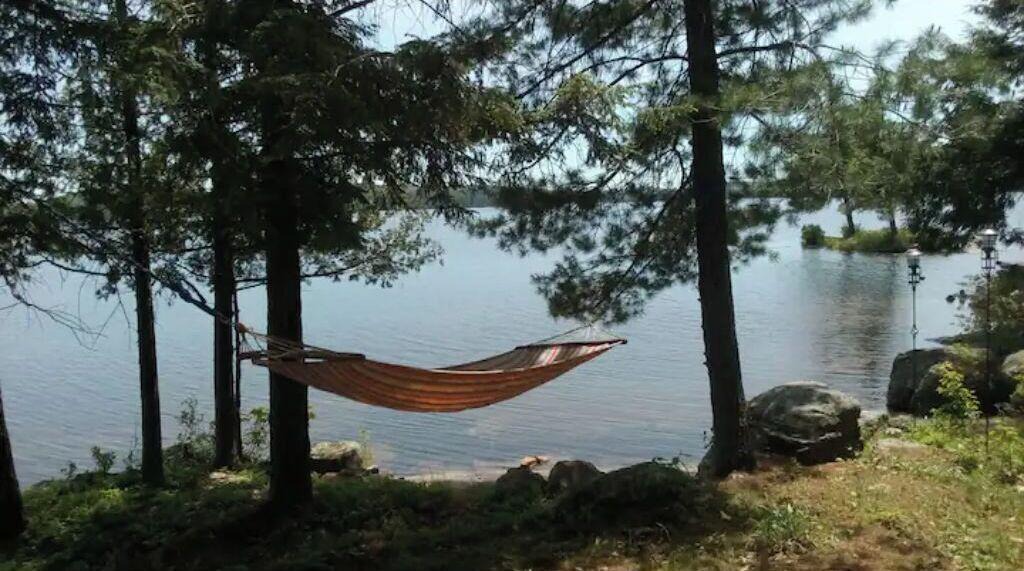 Irondale Apartment | Charming waterfront mini-cottage on peninsula, footsteps to water's edge