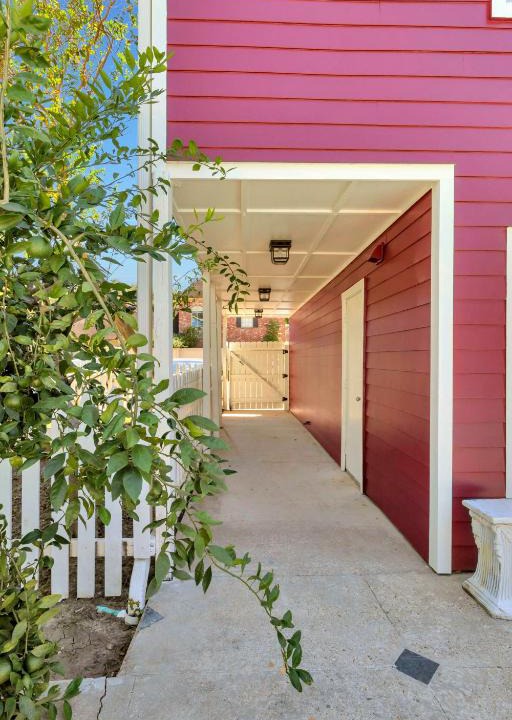 Lafayette Apartment | Cajun Stays Challenger B with Pool Sauna