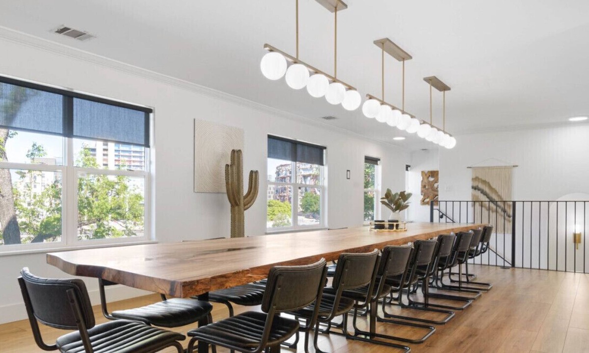 Swede Hill House | Capitol View DT w Elevator + Free Swim Club Access