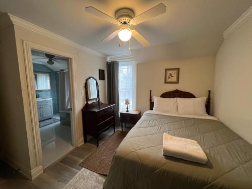 Cabbagetown House | Carlton House