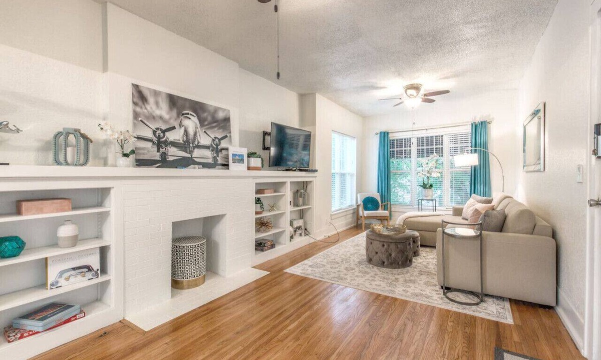 Downtown Tulsa Apartment | Carson Flats Apt #4 | 1BR Near BOK OSU Med Dtwn