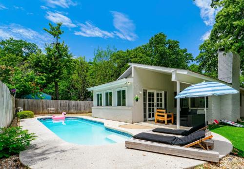 Bedford House | Casa Chilluxe Pool Retreat Near FIFA