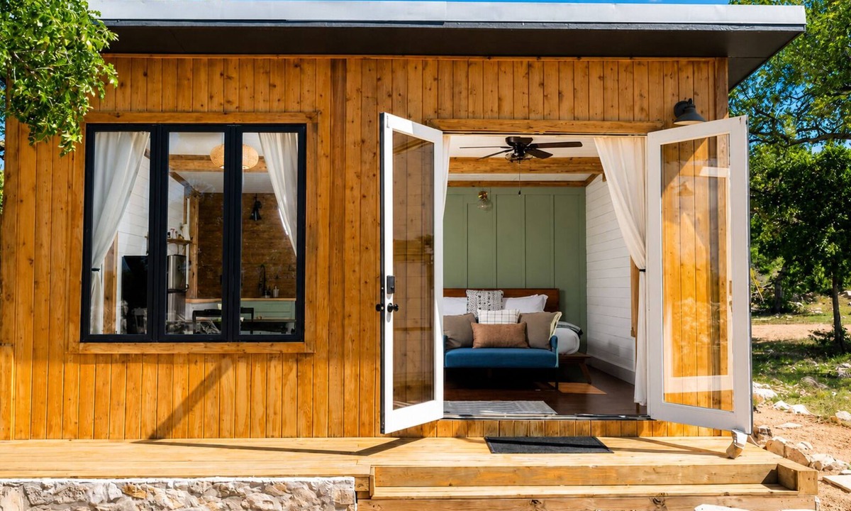 Marble Falls House | Cedar Haus - king bed and soaking tub