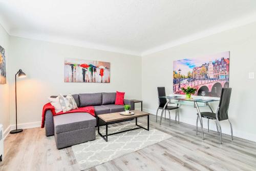 Hamilton Apartment | Central Corktown Apartment for City Explorers