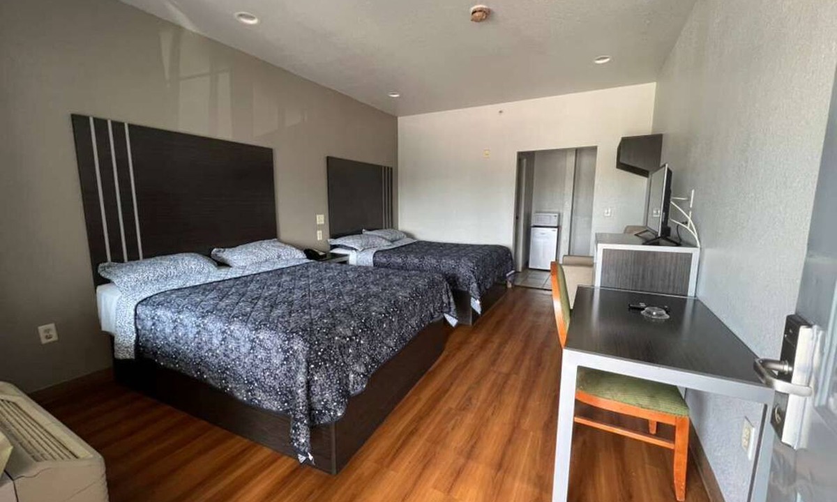 Dallas Hotel | CENTURY INN