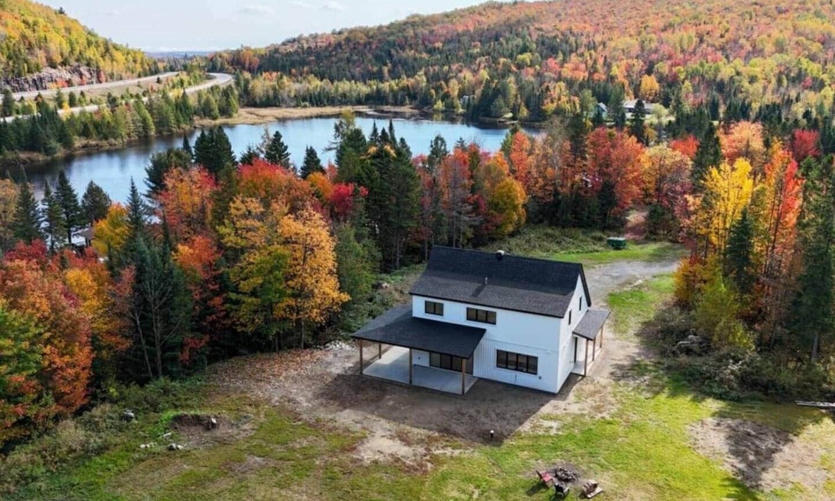 Entrelacs Ski Chalet | Chalet Bèlkay | Spa , Lake, outdoor firepit| Family-friendly