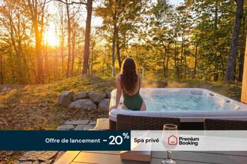 Pine Hill Ski Chalet | Chalet Luméo Private SPA, Golf & carling Lake