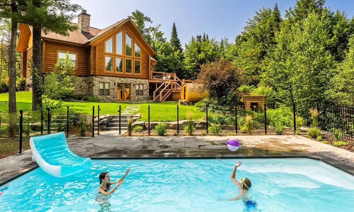 Mille-Isles Ski Chalet | Chalet Red Deer at Fiddler Lake