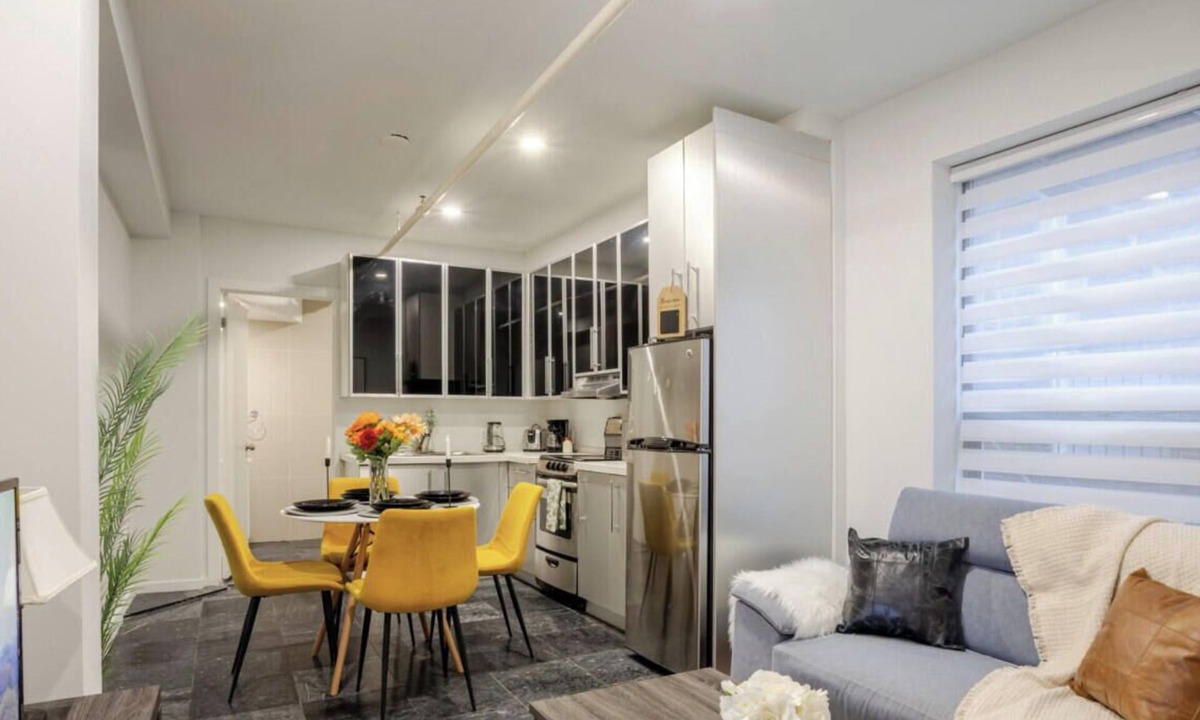 Downtown Montreal Apartment | Charming 1BDR – Prime Location on Bishop St