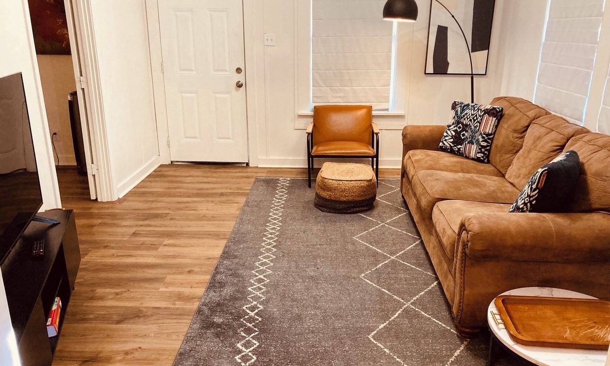 North Little Rock House | Charming 2-bedroom house with WiFi, AC in North Little Rock