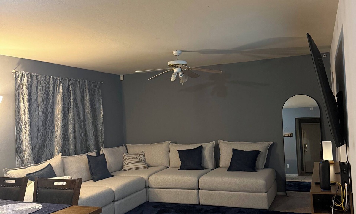Bonanza House | Charming 2-bedroom house in laredo, perfect for relaxing or working