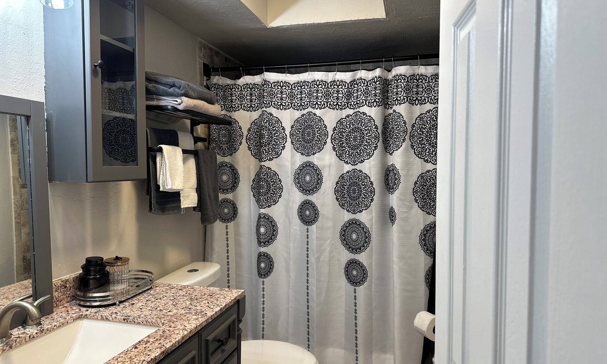 Original Town House | Charming 3-bedroom house in delightful Carrollton with pool & Hot Tub