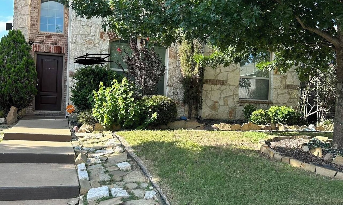 Lincoln Park House | Charming 3-bedroom house with AC in serene Aubrey