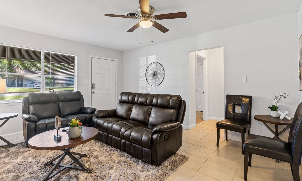 Haltom City House | Charming 4BR Home - Ideal for Groups!