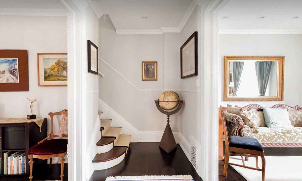 West Bend House | Charming Century Home - Easy stroll to restaurants, parks, schools, transit