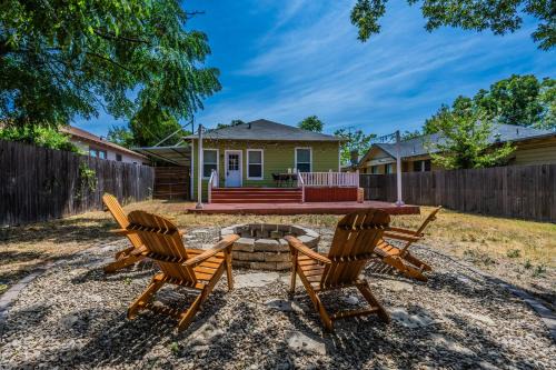 Oak Cliff House | Charming Craftsman close by Bishop Arts & Downtown