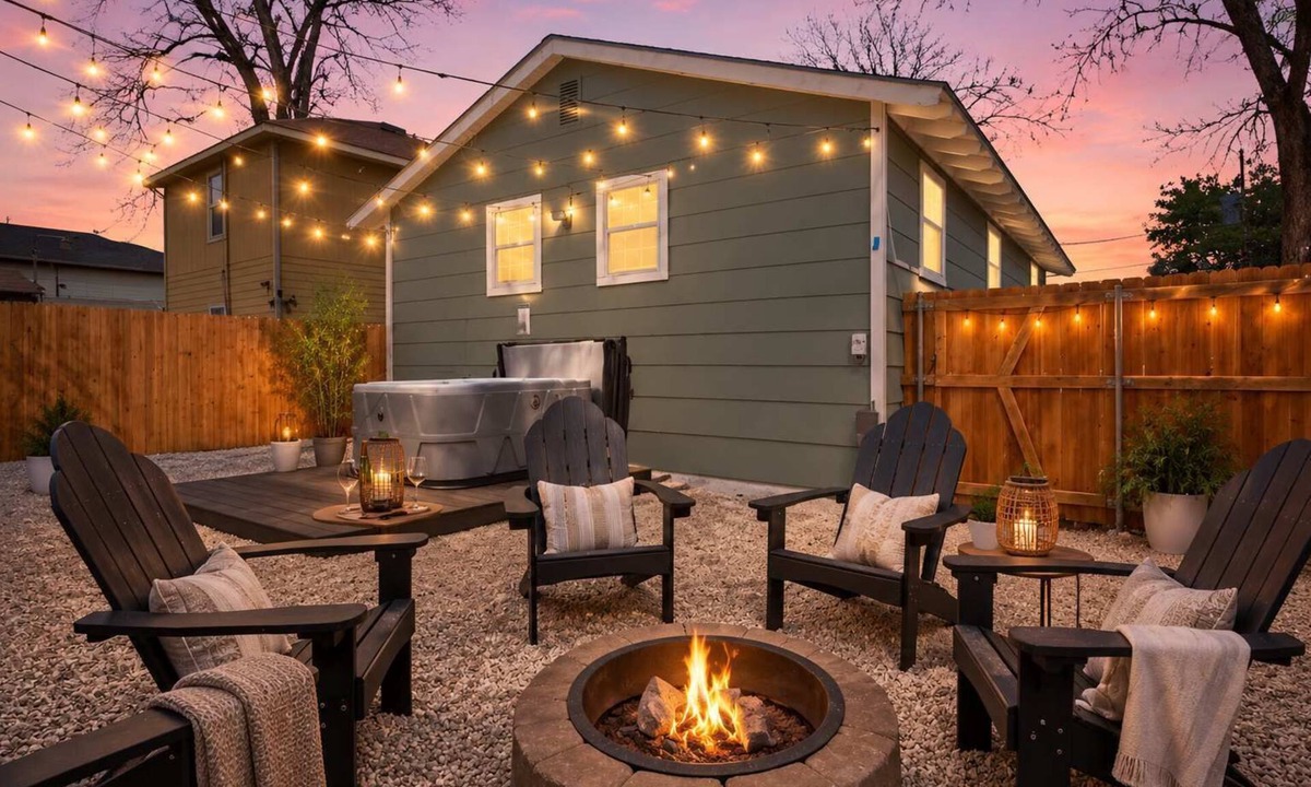 West Dallas House | Charming Historic 3B Heart of Dallas - Sleeps 12