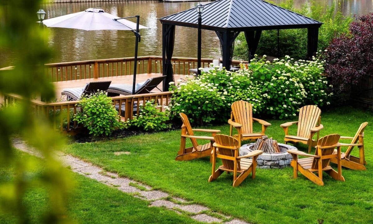 Wasaga Beach House | Charming riverside cottage