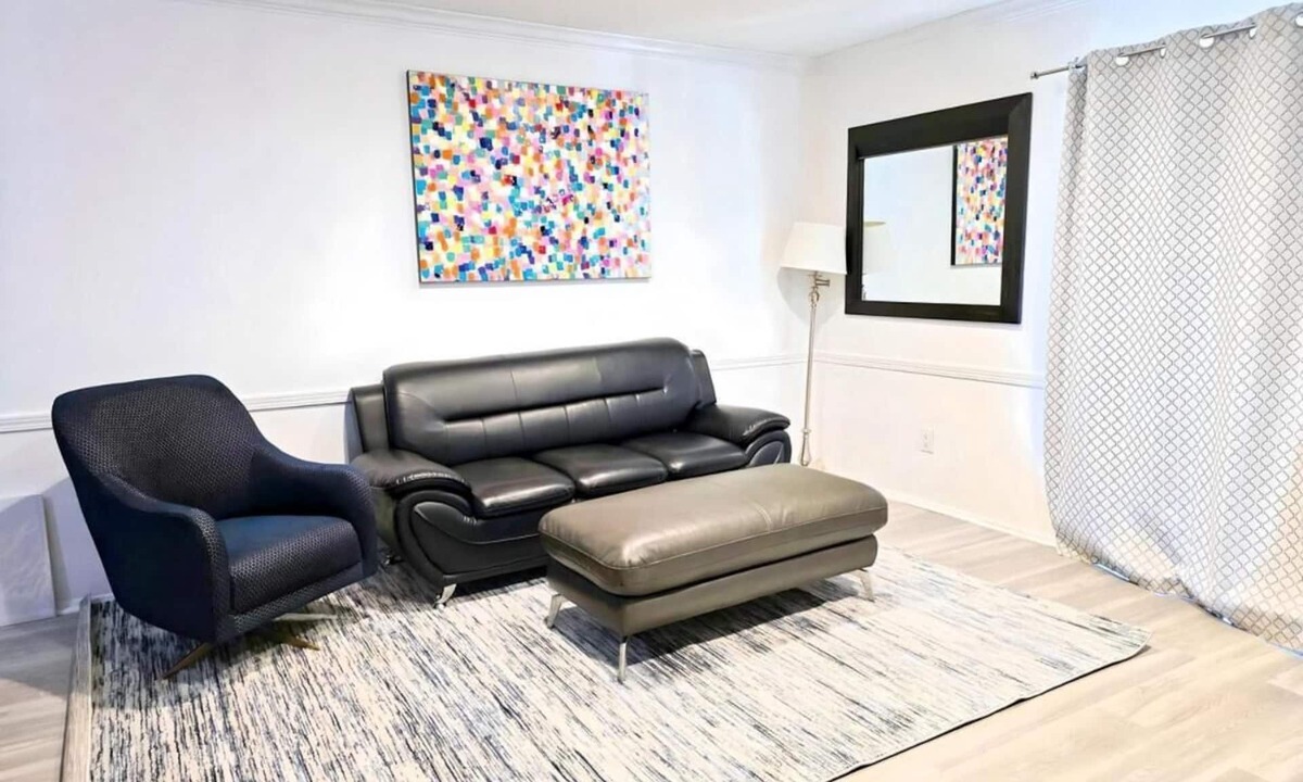 North Dallas Apartment | Chic 1-bedroom apartment in awesome Dallas with WiFi, AC