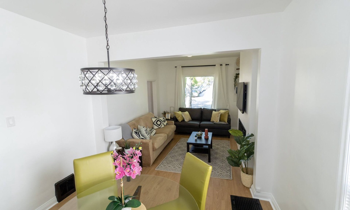 Winnipeg House | Chic and stylish 2 bedroom house in Winnipeg