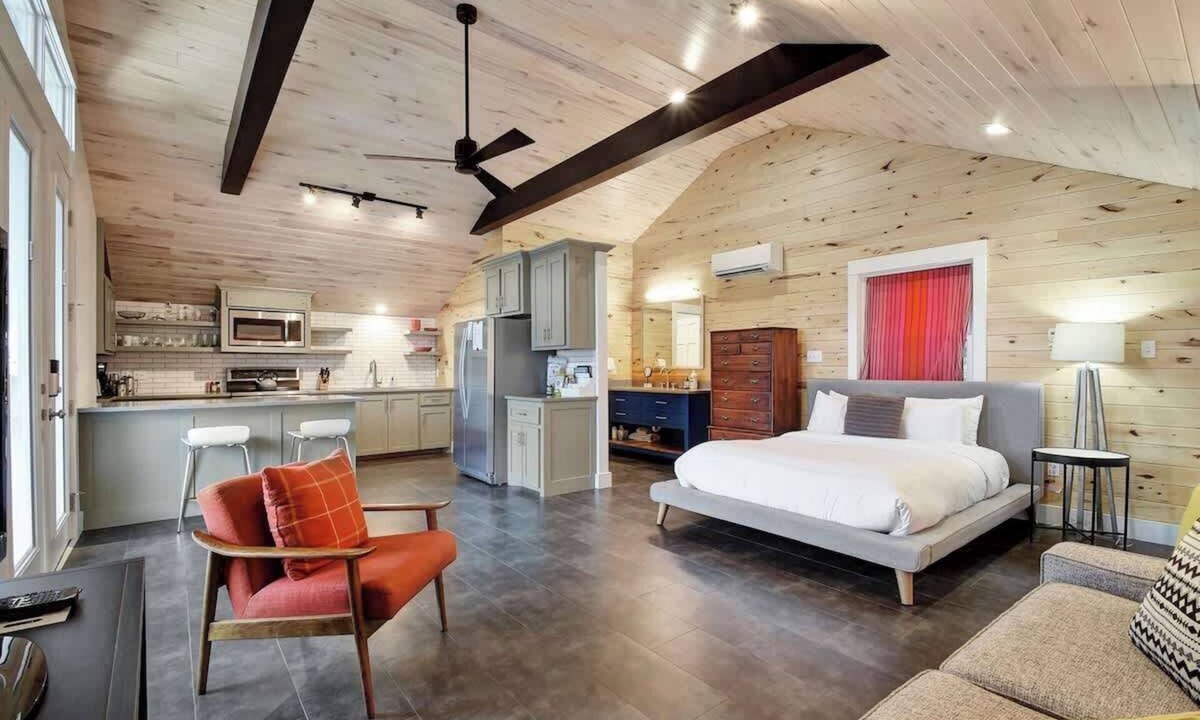 South River City House | Chic SoCo Studio | Balcony + Walkable Austin
