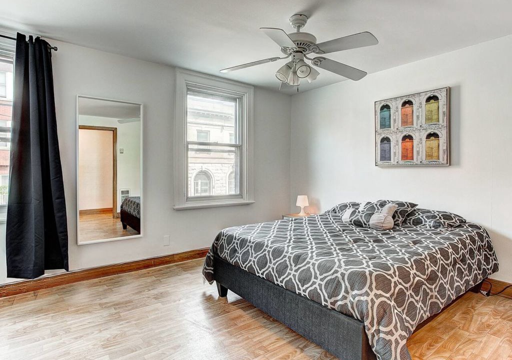 Pointe-Saint-Charles Apartment | Chic Studio B&B by Downtown Old Montreal #1