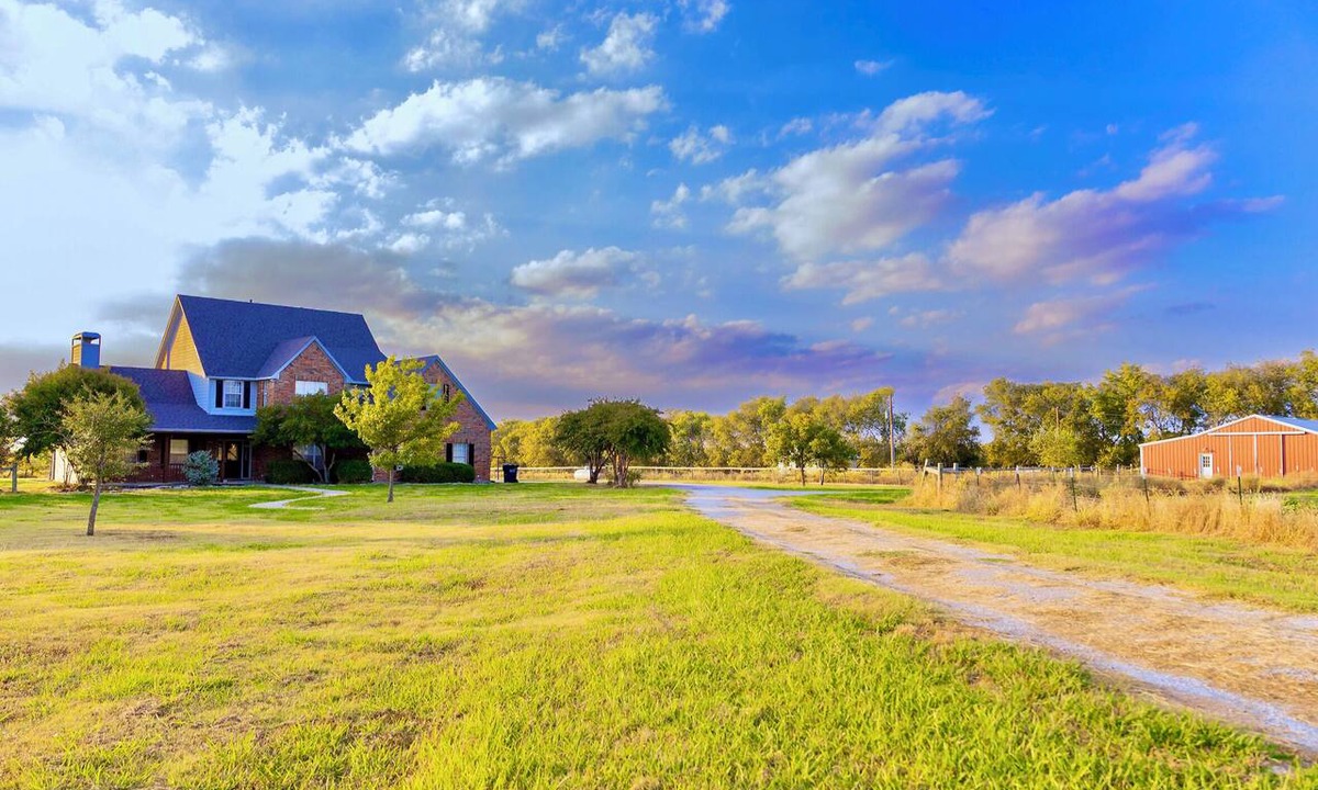 Van Alstyne House | Classic farm charm with a touch of refinement